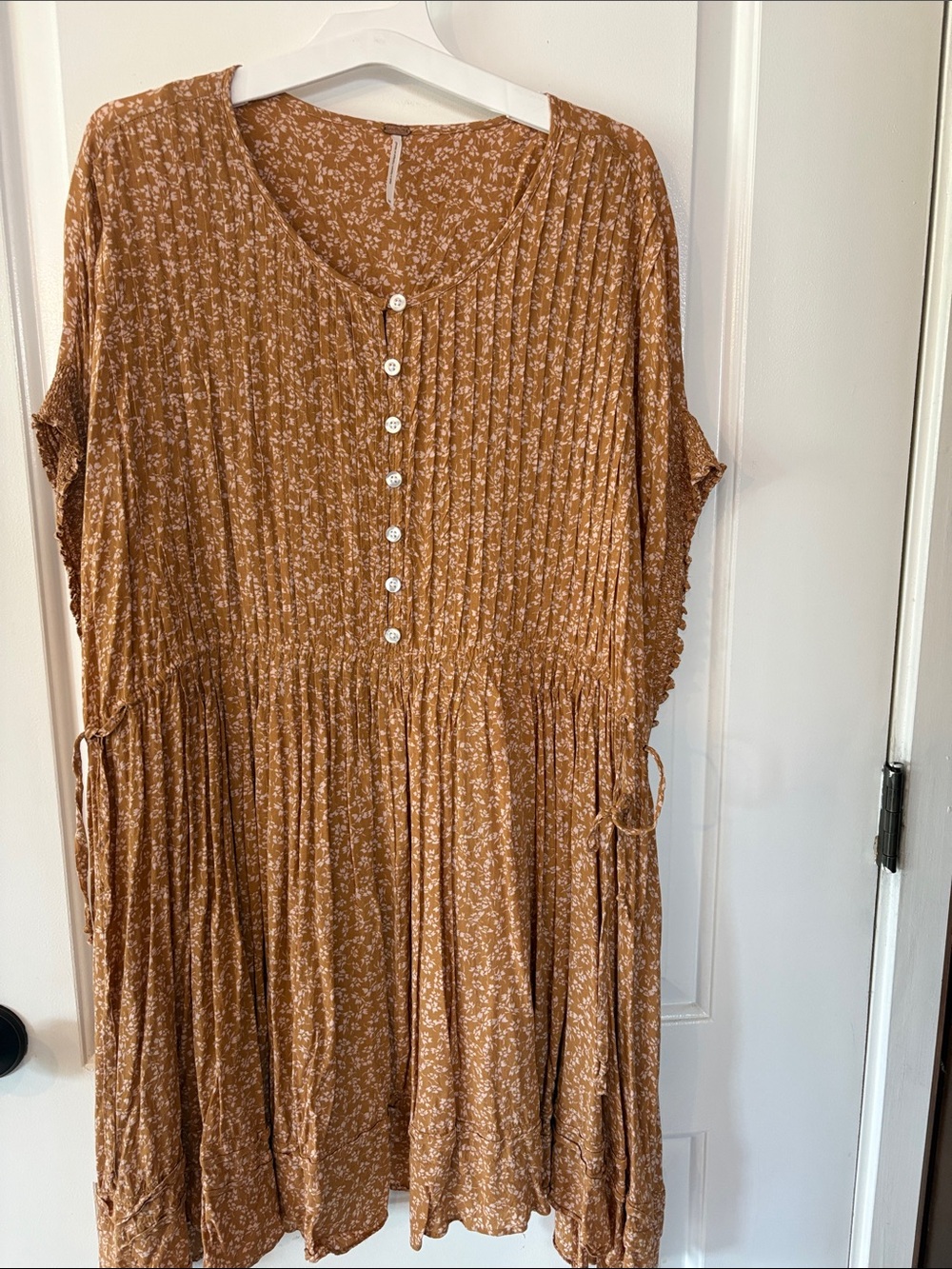Free People One Fine Day Mini-Dress in Ditzy Beige - a FP Best Seller - GUC, Med